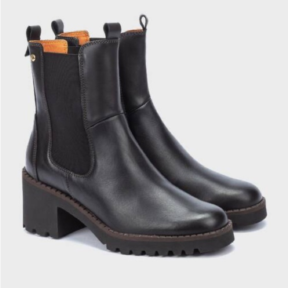 Pikolinos Chelsea heeled platform boots black size 7.5